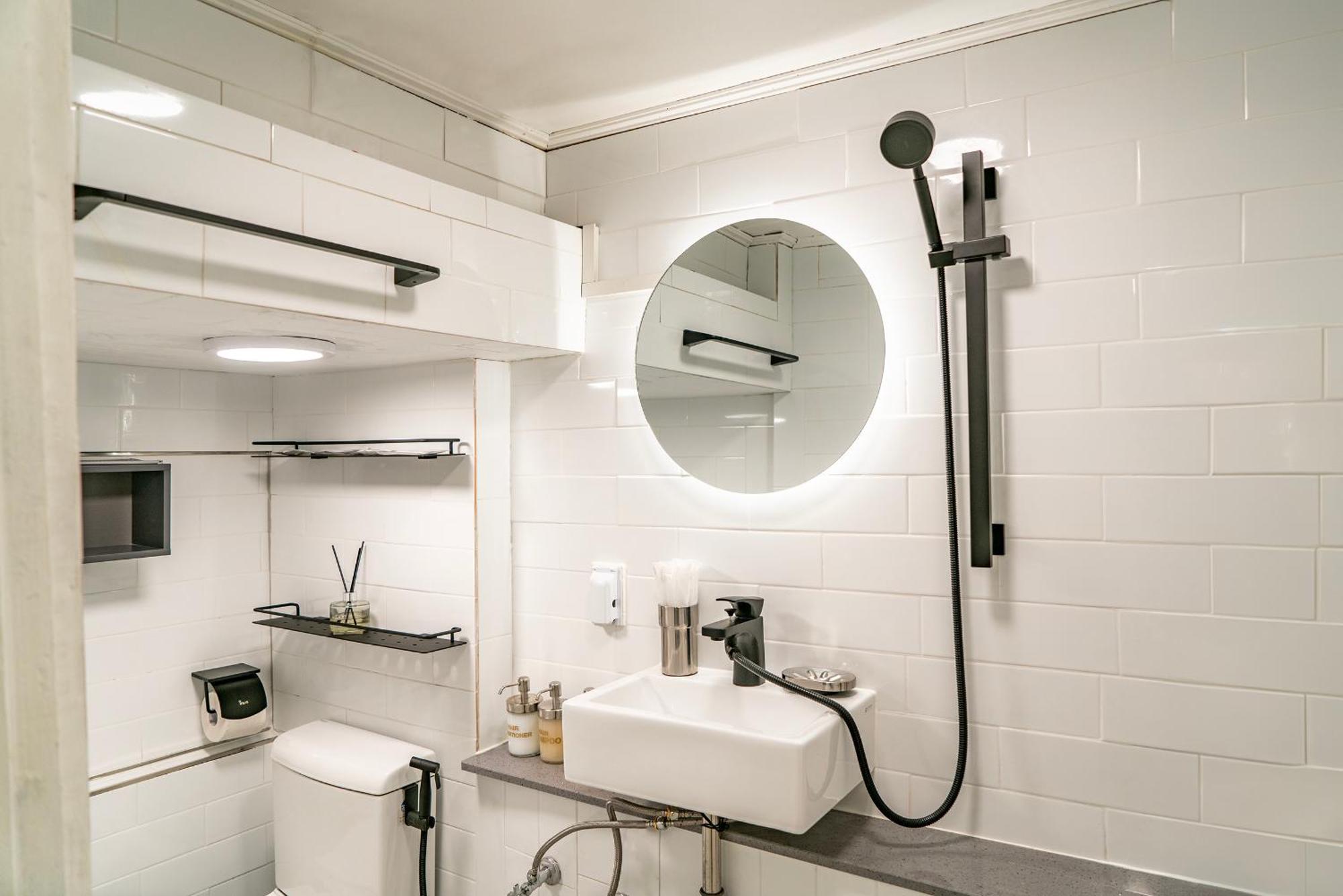 Jts Tailored Service Near Hyehwa Station