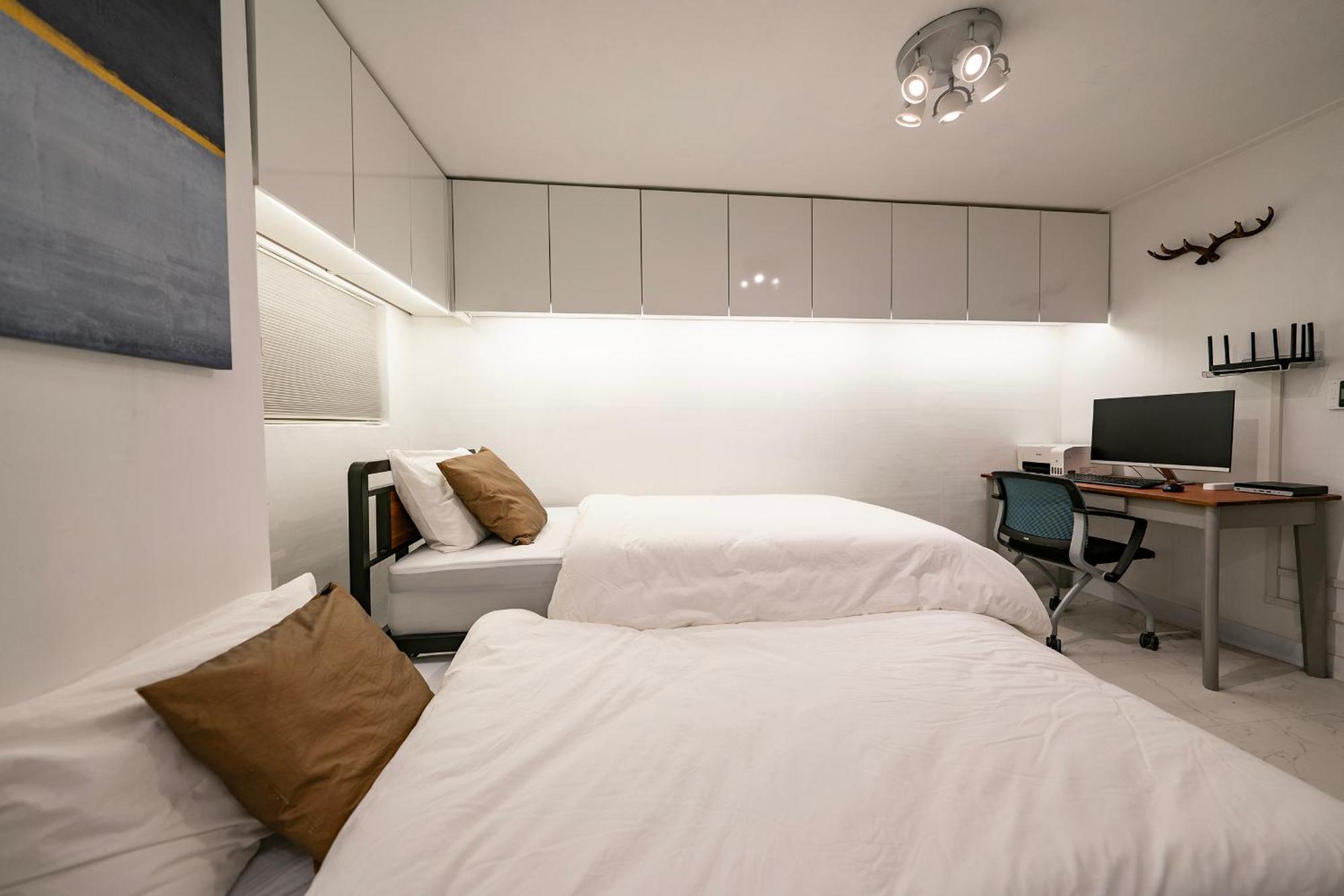 Jts Tailored Service Near Hyehwa Station Seul